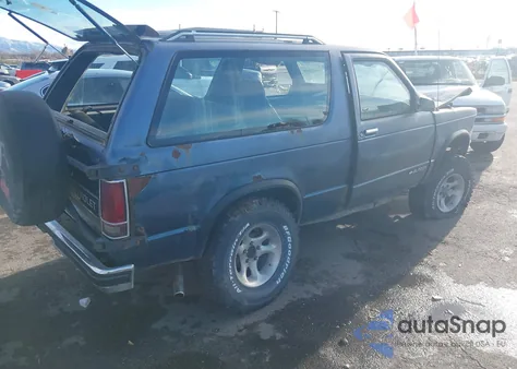 1985 Chevrolet Blazer S10 из США, поврежденный, VIN 1G8CT18B6F8167337
